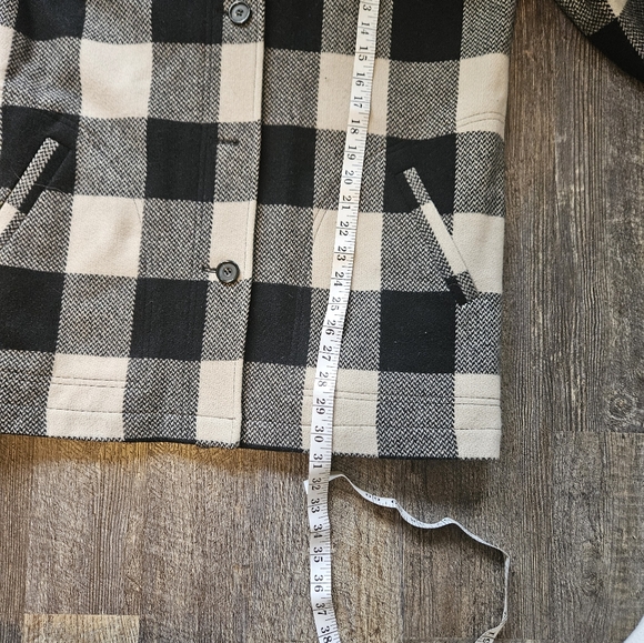 Pendelton virgin wool plaid coat - Picture 5 of 9